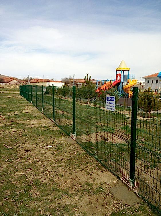 Bezirhane Mahallesi park alanı panel çit uygulaması