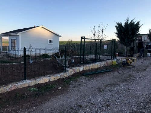 Raylı Kapı Panel Çit Montajı